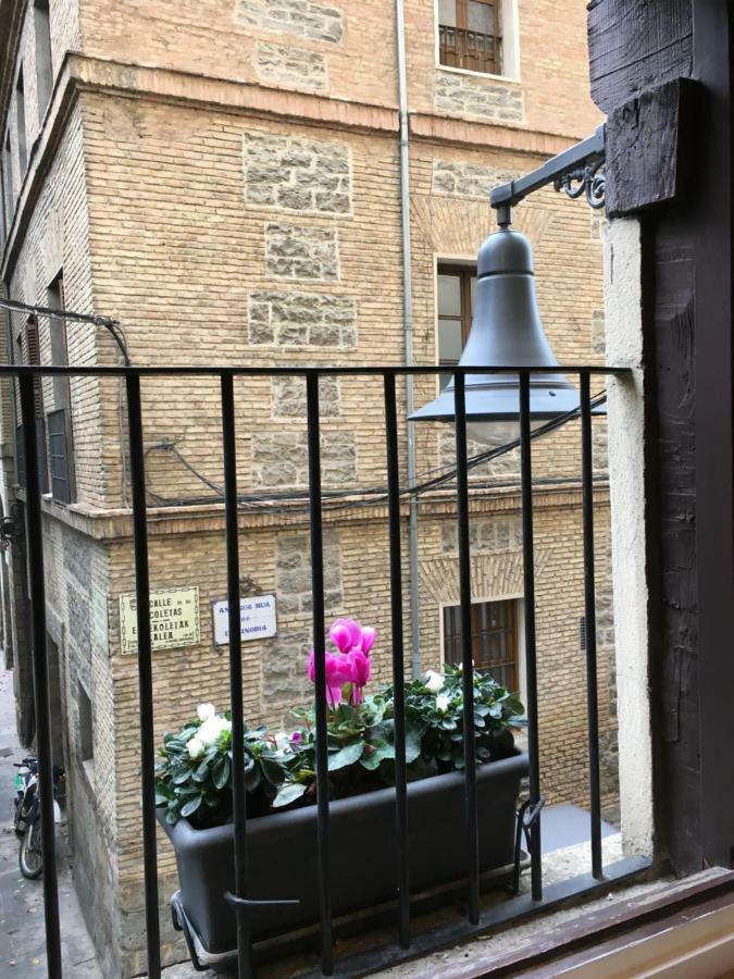 Maitagarri Casco Antiguo Apartment Pamplona Exterior photo